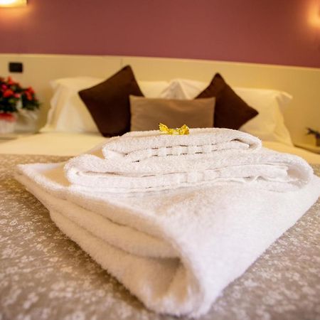 Il Piccolo Piacenza Hotel Luaran gambar