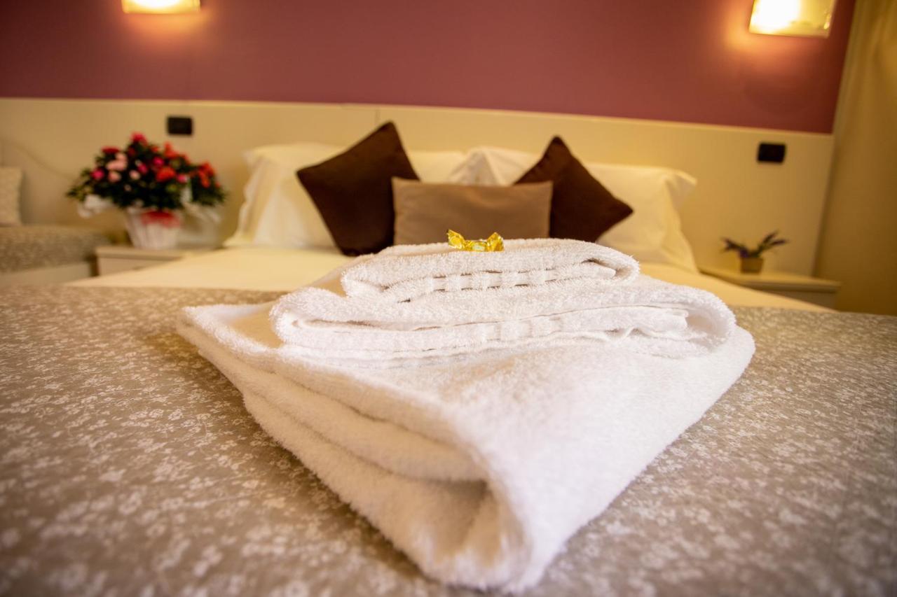 Il Piccolo Piacenza Hotel Luaran gambar