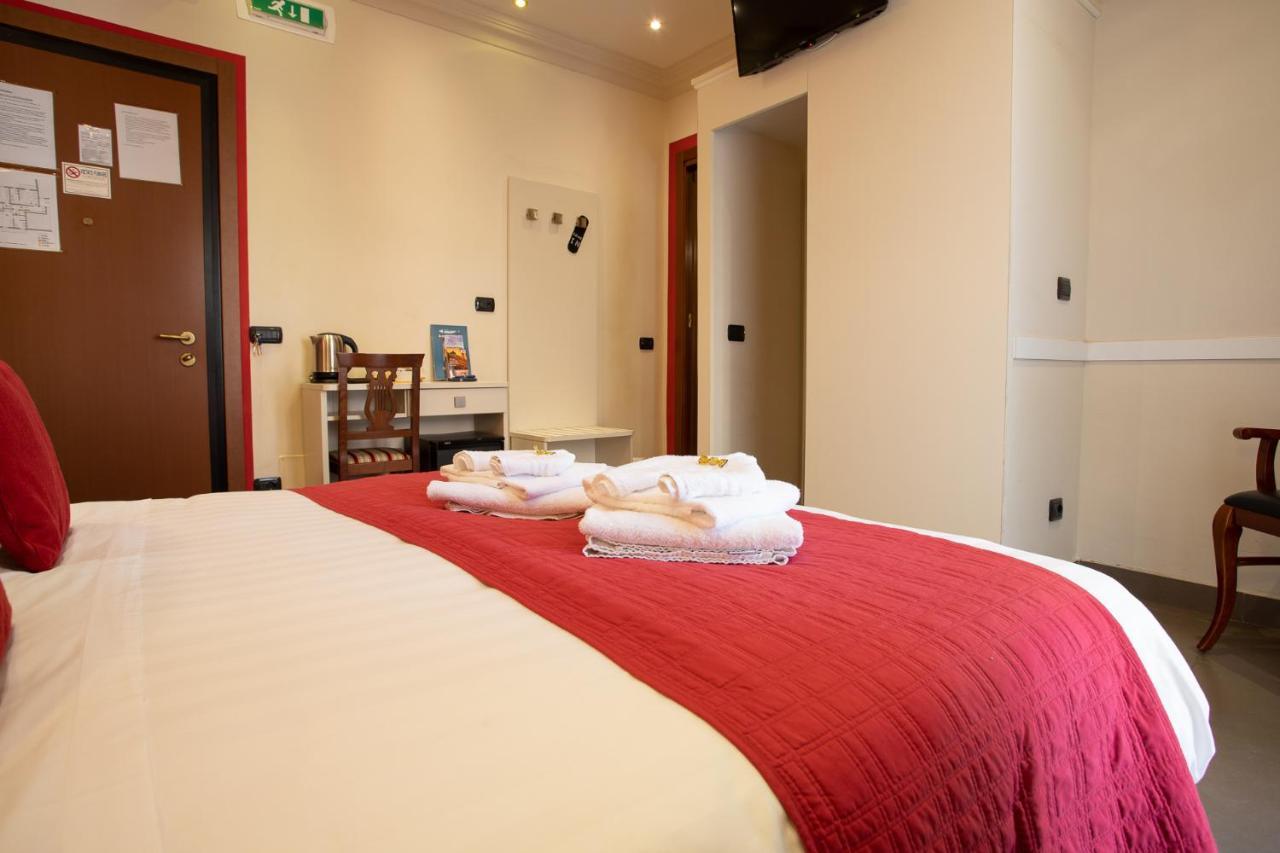 Il Piccolo Piacenza Hotel Luaran gambar