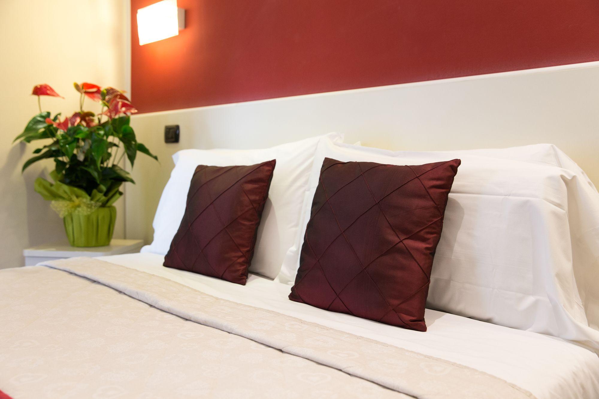 Il Piccolo Piacenza Hotel Luaran gambar